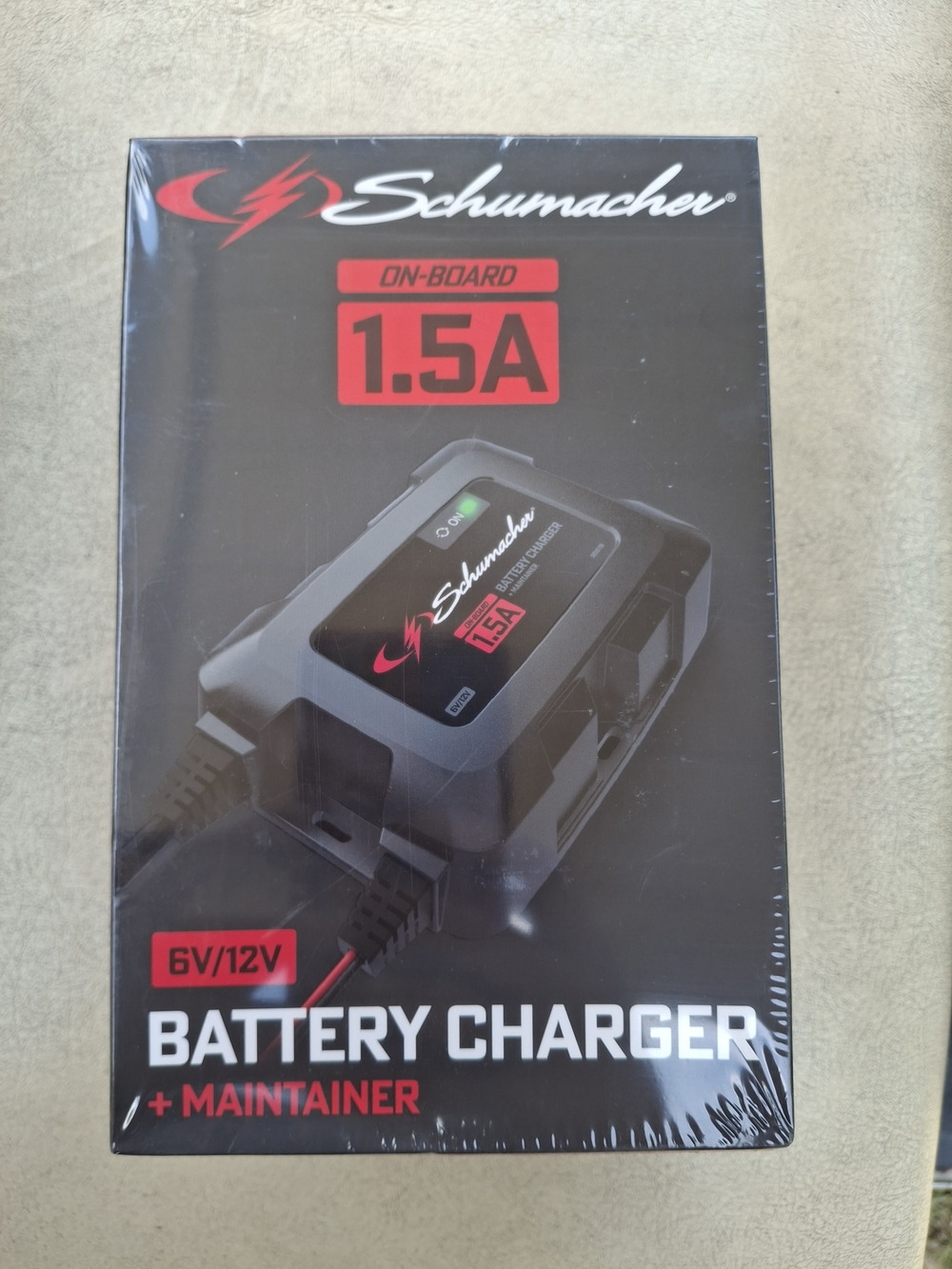 Schumacher 1.5A On-Board 6V/12V Battery Charger - Black/Gray